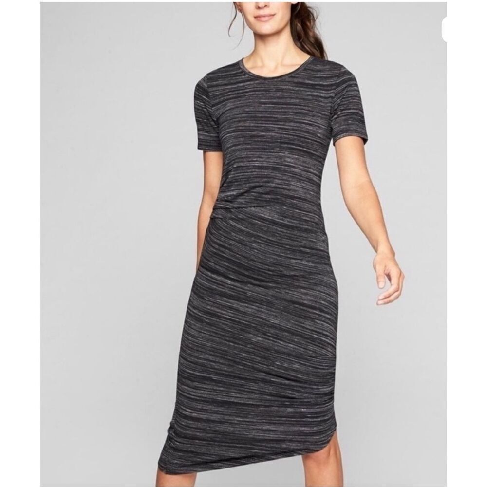 Athleta gray stretchy comfy dress size medium